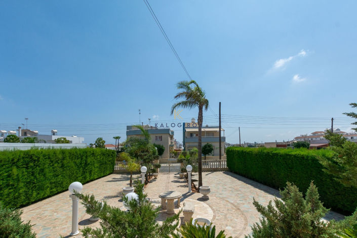 Image No.2-Maison de 4 chambres à vendre à Paralimni