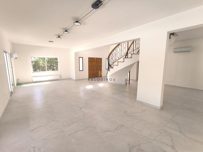 Image No.5-Maison de 5 chambres à vendre à Pervolia