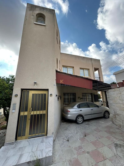 Image No.2-Commercial à vendre à Nicosie