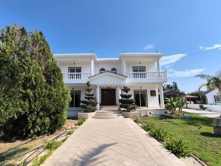 Image No.4-Maison de 5 chambres à vendre à Anafotida