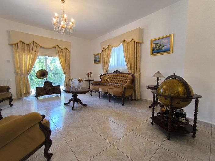 Image No.6-Maison de 5 chambres à vendre à Anafotida