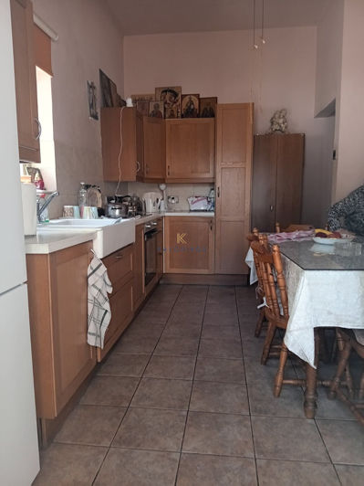 Image No.18-6 Bed House for sale