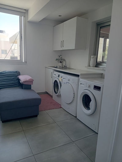 Image No.9-6 Bed House for sale