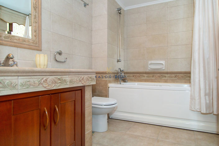 Image No.25-Maison de 4 chambres à vendre à Aradippou