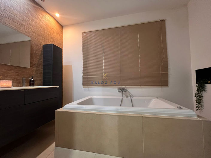 Image No.22-Maison de 4 chambres à vendre à Dromolaxia