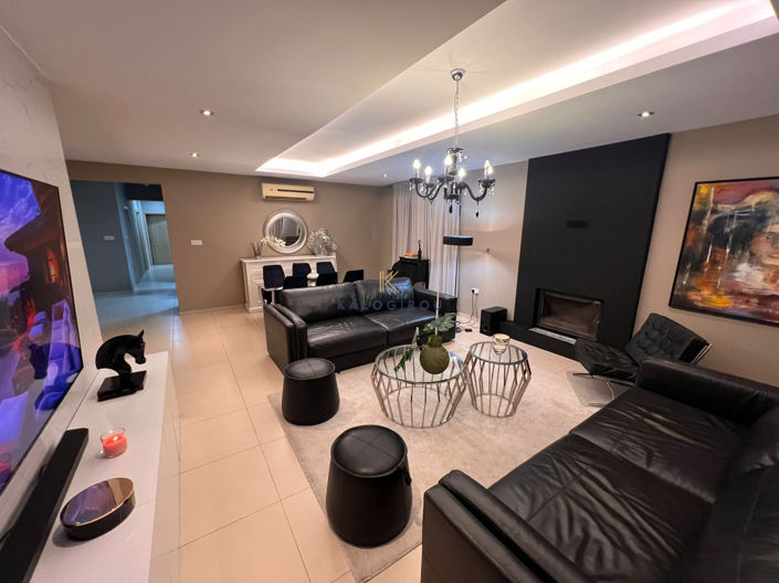 Image No.5-Maison de 4 chambres à vendre à Dromolaxia