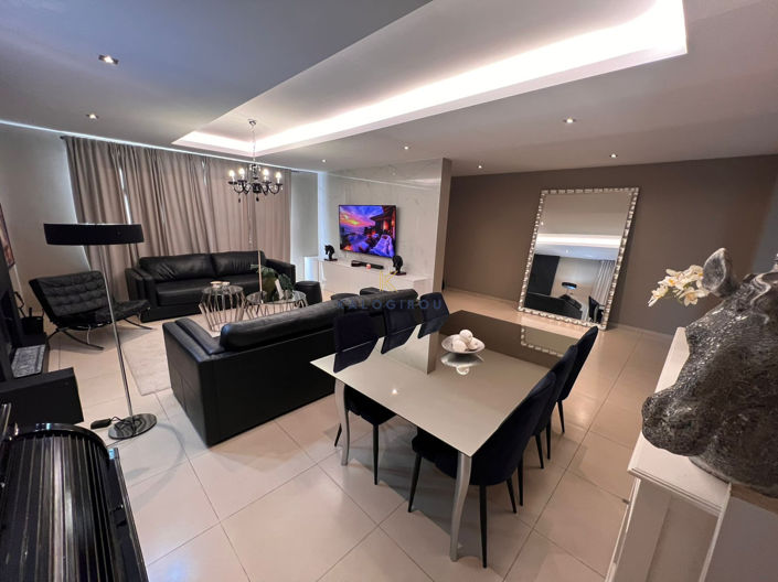 Image No.6-Maison de 4 chambres à vendre à Dromolaxia