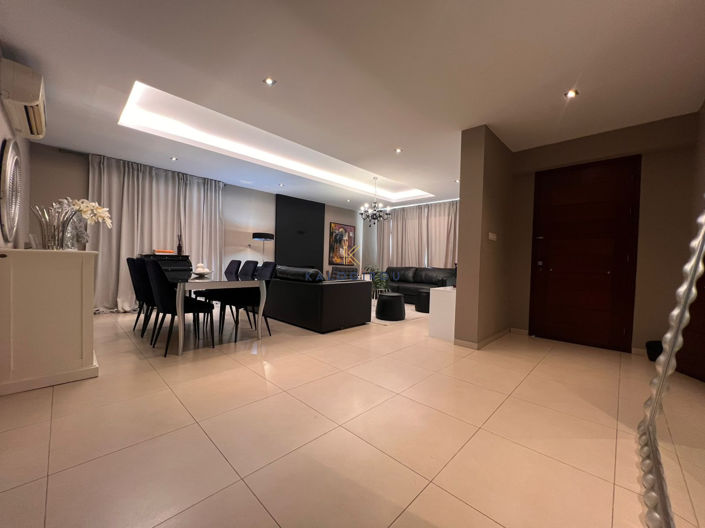 Image No.9-Maison de 4 chambres à vendre à Dromolaxia