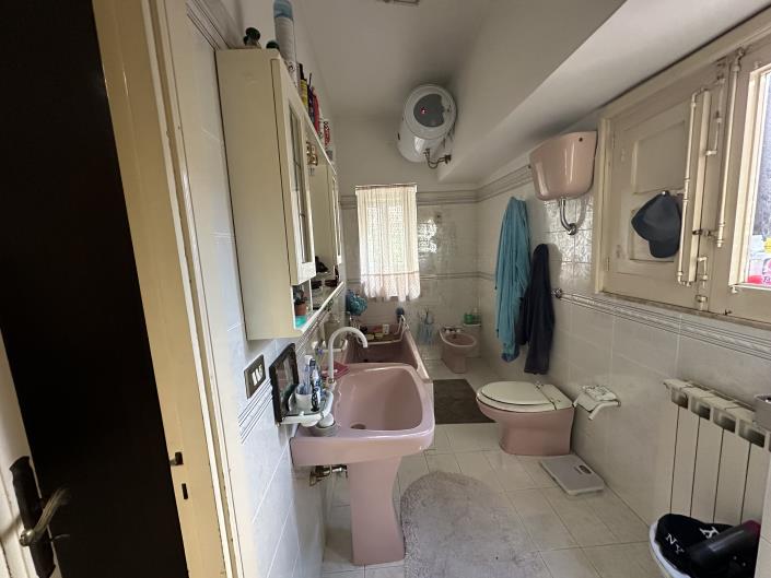 Image No.30-5 Bed Semi-Detached for sale