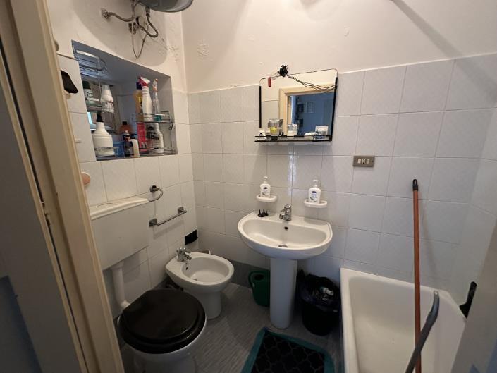 Image No.29-5 Bed Semi-Detached for sale