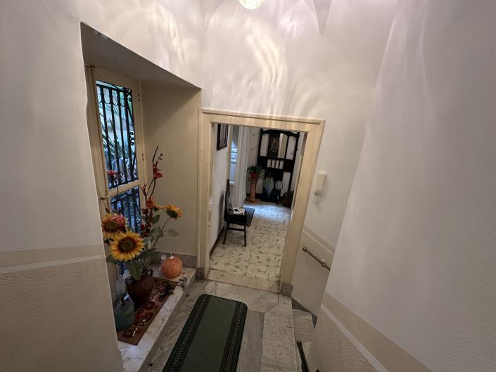 Image No.37-5 Bed Semi-Detached for sale