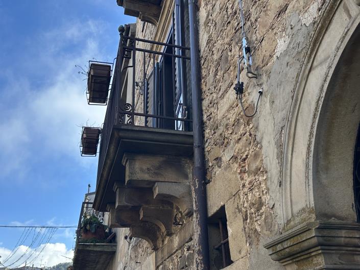 Image No.49-5 Bed Semi-Detached for sale