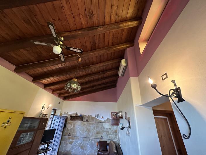 Image No.20-6 Bed Semi-Detached for sale