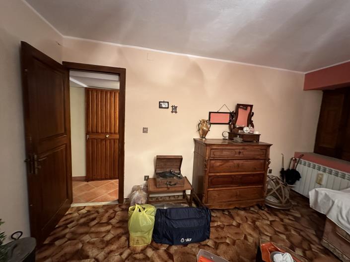 Image No.17-2 Bed Semi-Detached for sale