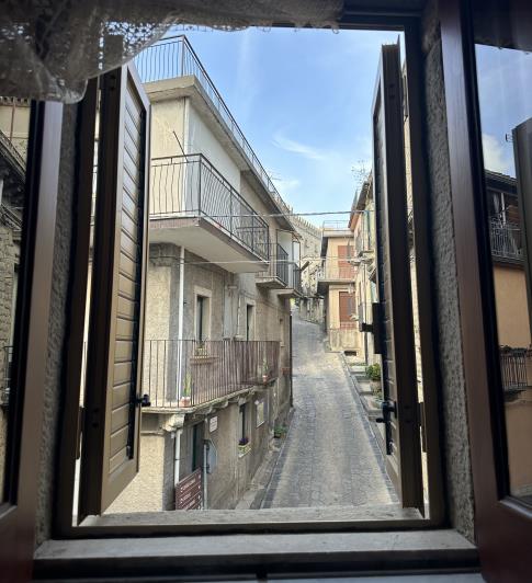 Image No.29-2 Bed Semi-Detached for sale