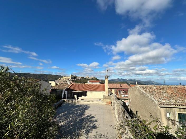 Image No.40-Maison de 6 chambres à vendre à Montalbano Elicona