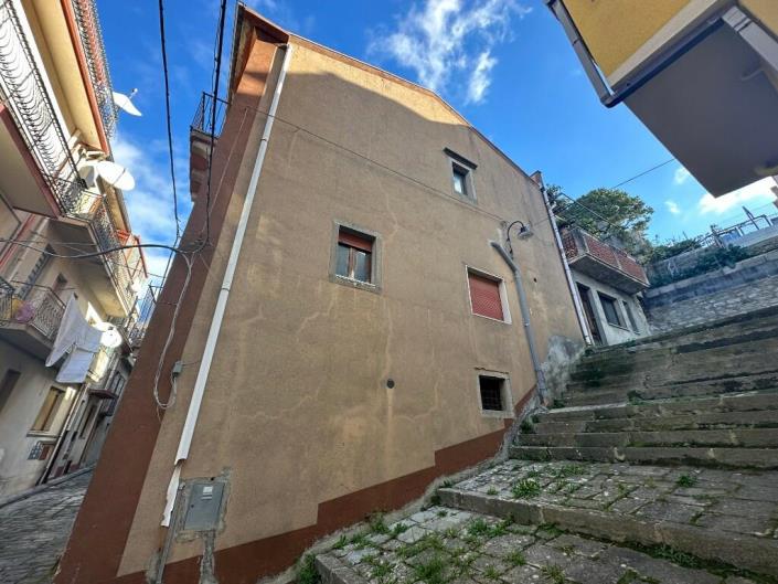 Image No.39-Maison de 6 chambres à vendre à Montalbano Elicona