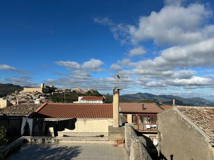 Image No.3-Maison de 6 chambres à vendre à Montalbano Elicona