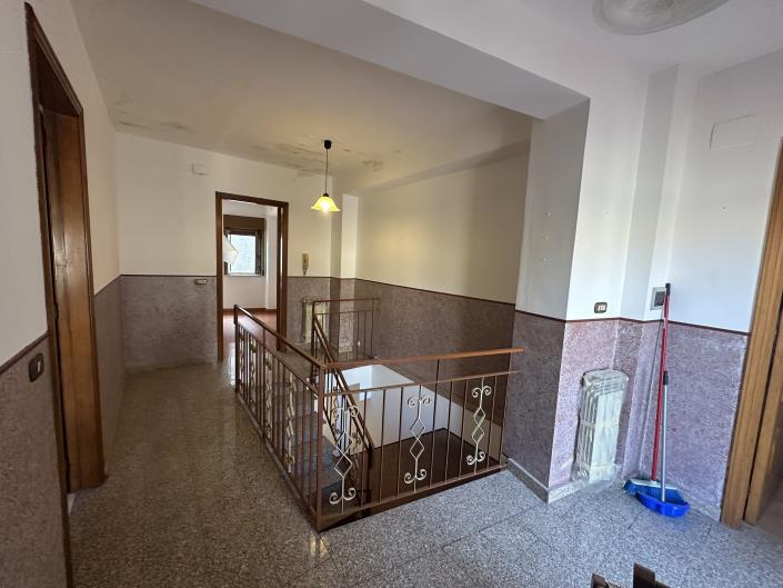 Image No.20-Maison de ville de 5 chambres à vendre à Novara di Sicilia