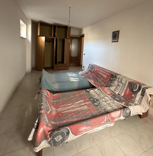 Image No.33-Maison de ville de 5 chambres à vendre à Novara di Sicilia