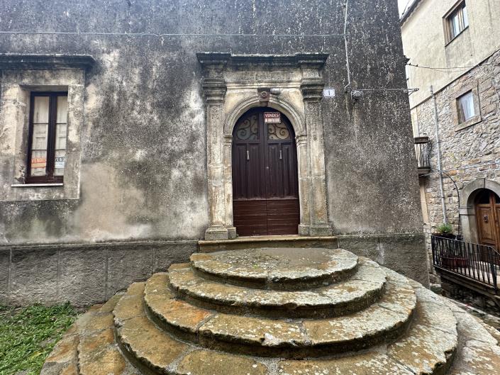 Image No.10-3 Bed Semi-Detached for sale