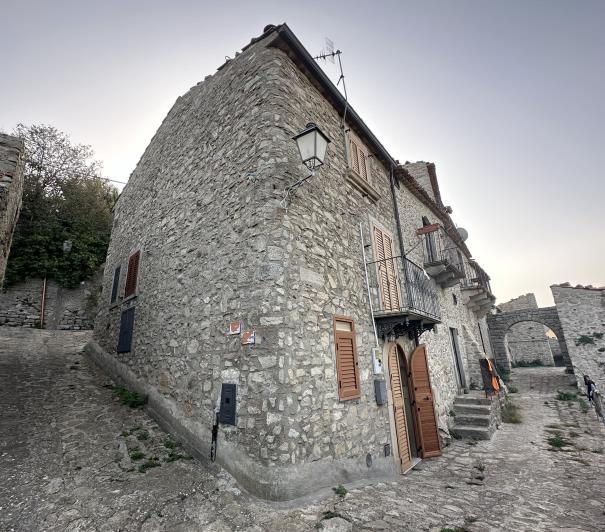 Image No.5-Jumelé de 2 chambres à vendre à Montalbano Elicona