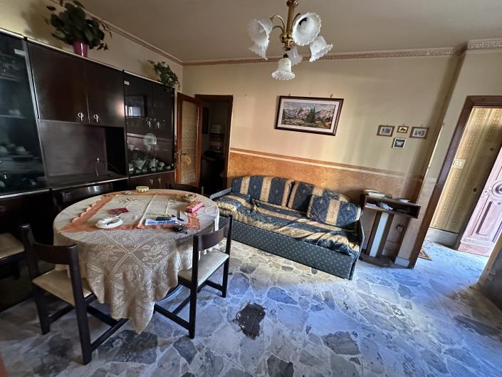 Image No.9-2 Bed Townhouse for sale