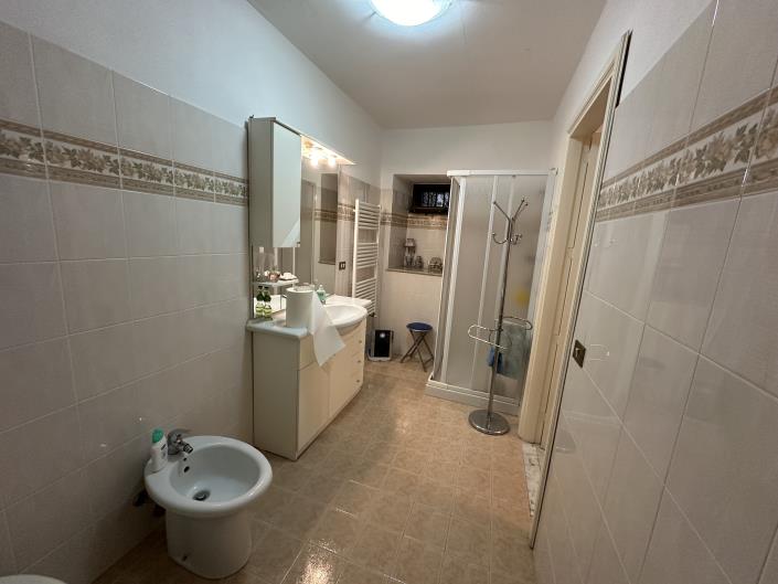 Image No.12-2 Bed Townhouse for sale