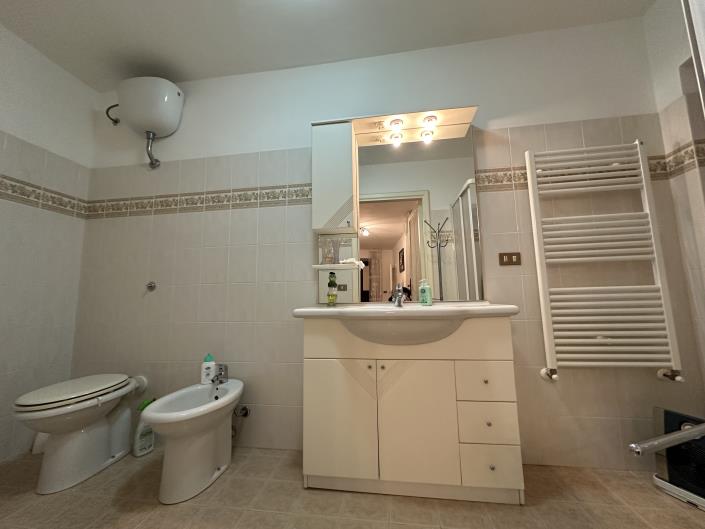 Image No.11-2 Bed Townhouse for sale