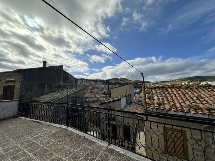 Image No.7-2 Bed Townhouse for sale