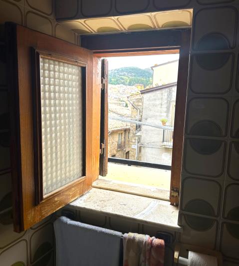 Image No.22-2 Bed Townhouse for sale