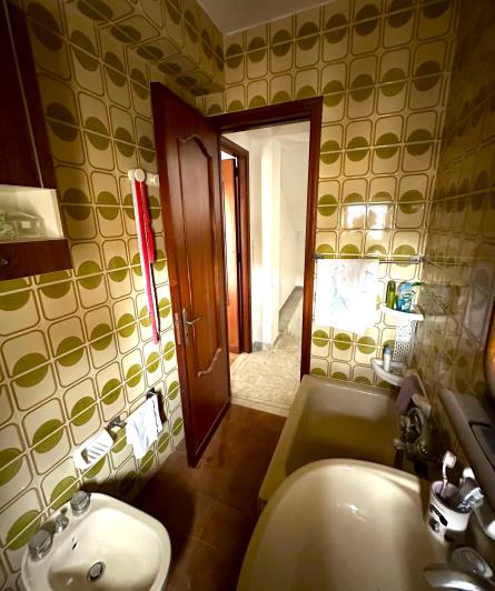 Image No.16-2 Bed Townhouse for sale