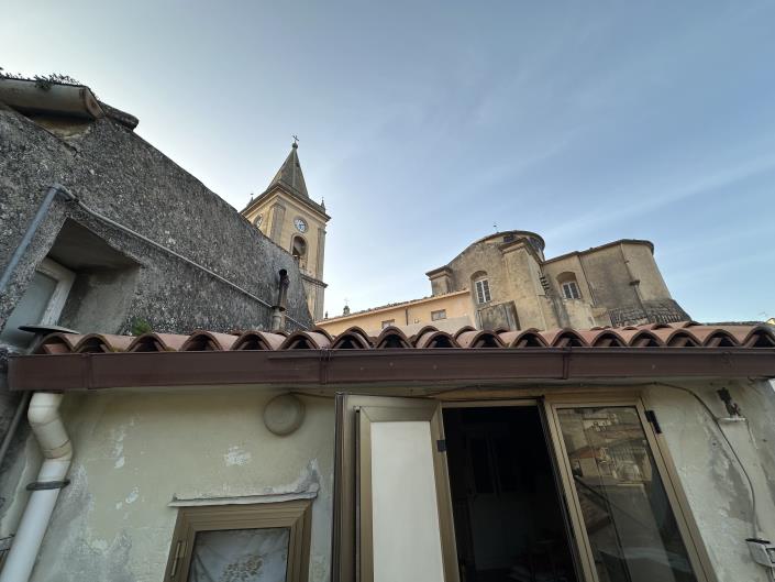 Image No.4-Maison de ville de 4 chambres à vendre à Novara di Sicilia