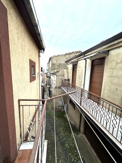 Image No.8-2 Bed Townhouse for sale