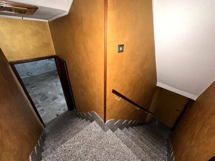 Image No.20-2 Bed Townhouse for sale