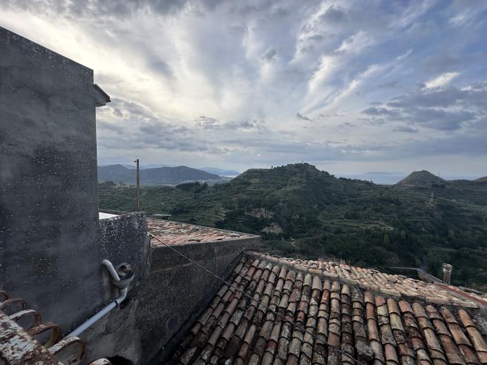 Image No.21-2 Bed Townhouse for sale