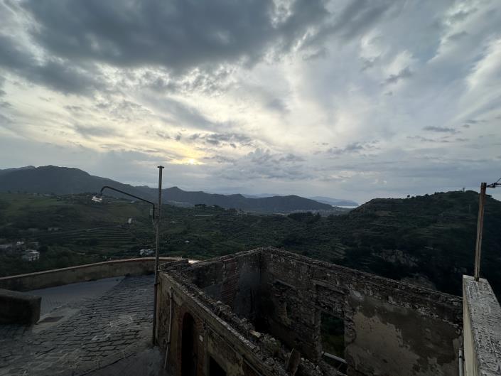 Image No.22-2 Bed Townhouse for sale