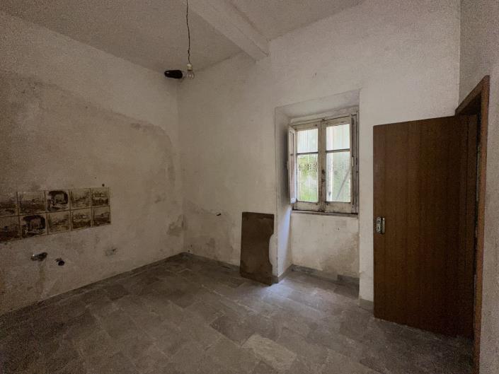 Image No.24-2 Bed Semi-Detached for sale