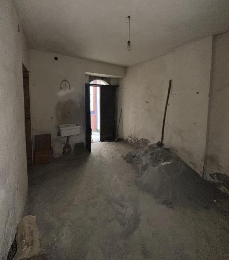 Image No.35-2 Bed Semi-Detached for sale