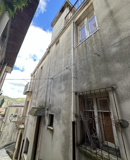 Image No.3-2 Bed Semi-Detached for sale