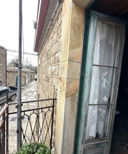 Image No.16-2 Bed Semi-Detached for sale