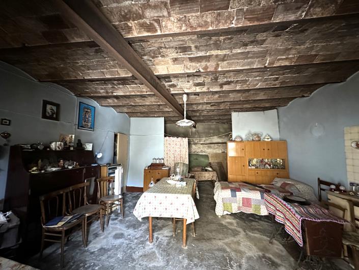 Image No.20-2 Bed Semi-Detached for sale