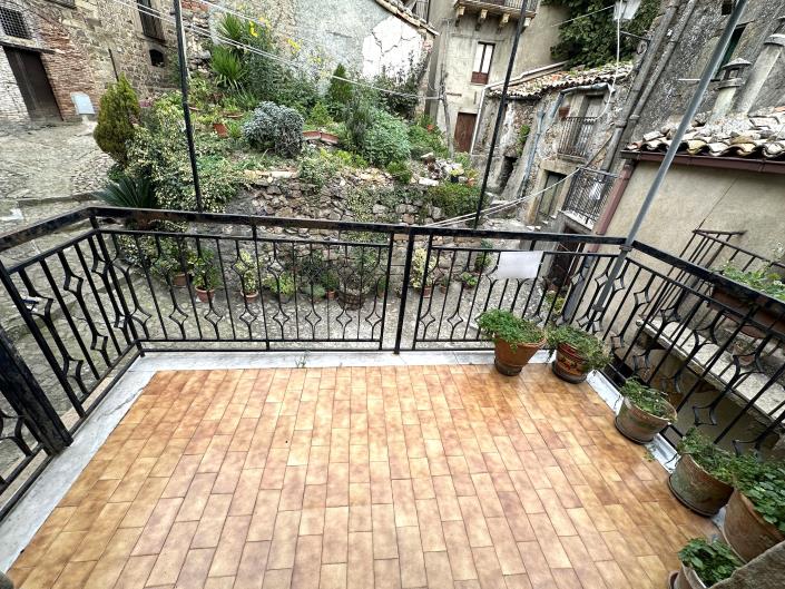 Image No.3-2 Bed Semi-Detached for sale