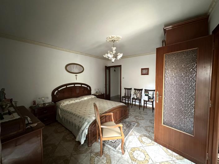 Image No.9-2 Bed Semi-Detached for sale