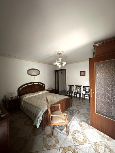 Image No.5-2 Bed Semi-Detached for sale