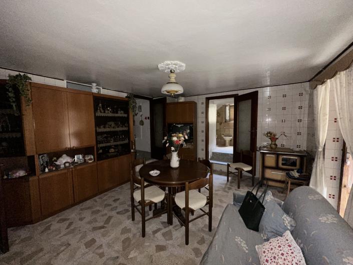 Image No.19-2 Bed Semi-Detached for sale