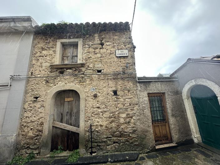 Image No.4-Maison de ville à vendre à Montalbano Elicona
