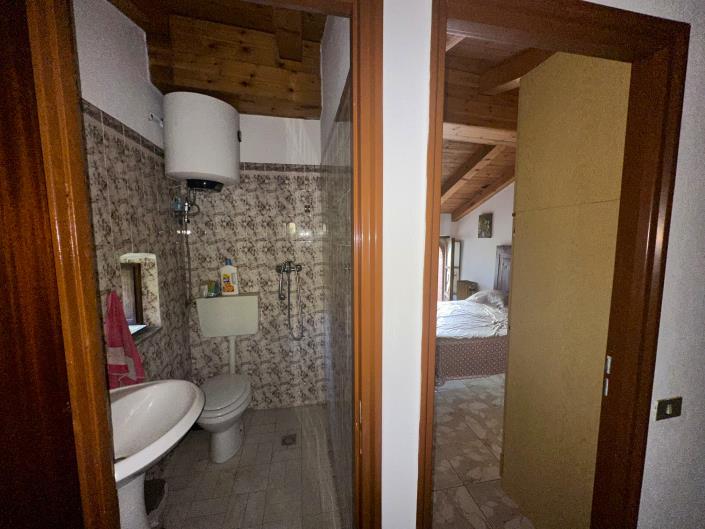 Image No.21-1 Bed Semi-Detached for sale