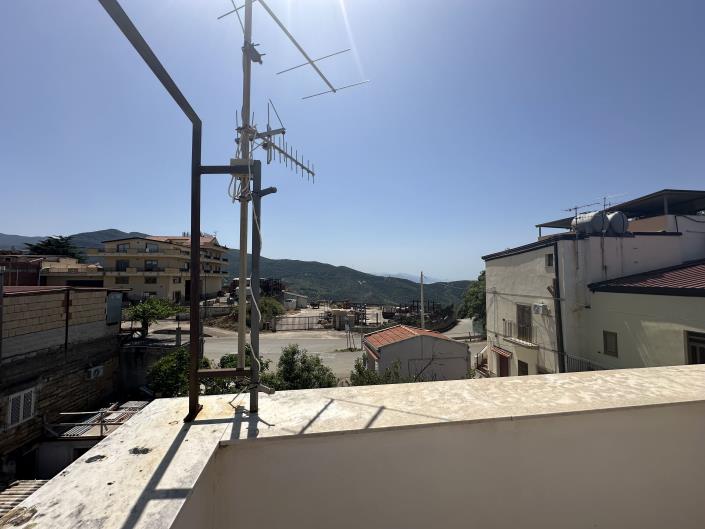 Image No.20-1 Bed Semi-Detached for sale