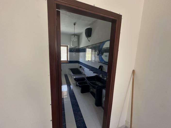 Image No.41-1 Bed Semi-Detached for sale